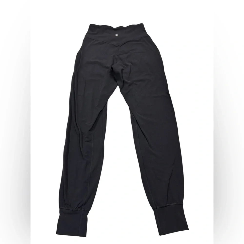 Lululemon. Elegant Black Cropped Women's Pants